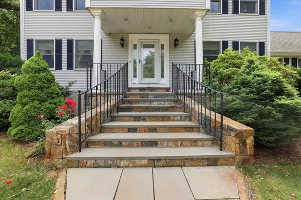 50 Weyfair Path, Weymouth, MA 02190