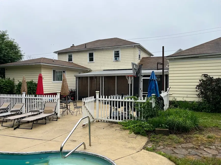 36 Duxbury St, Providence, RI 02909 - #3