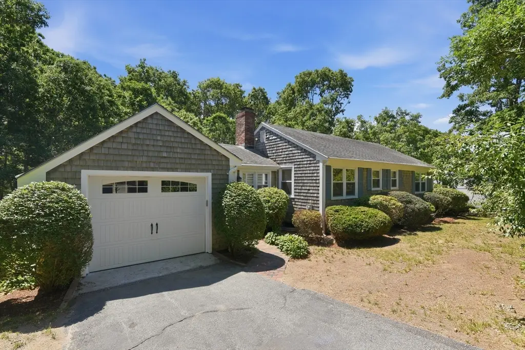 8 Emerald Way, Forestdale, MA 02644 - #1