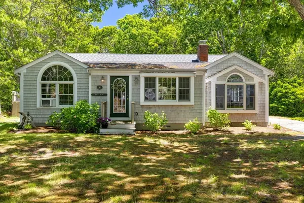 6 Parkwood Ct, Yarmouth, MA 02664