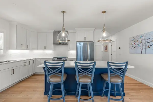 77 Cobblestone Circle, Mashpee, MA 02649