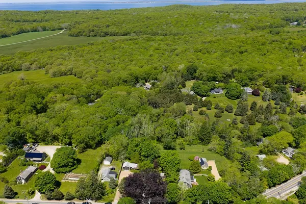 23 Onkokemmy Road, West Tisbury, MA 02575