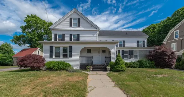 14 Pleasant St #C, Franklin, MA 02038