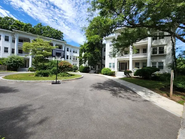 144 Middlesex Rd #2, Brookline, MA 02467