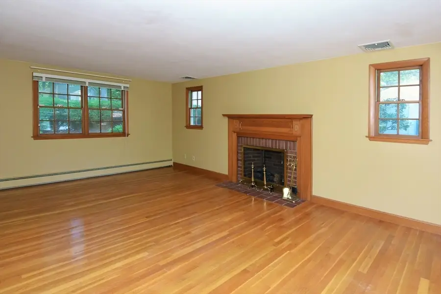 39 Winona Street, Peabody, MA 01960 - #3