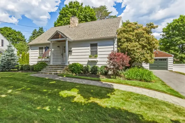 52 Russell St, North Andover, MA 01845