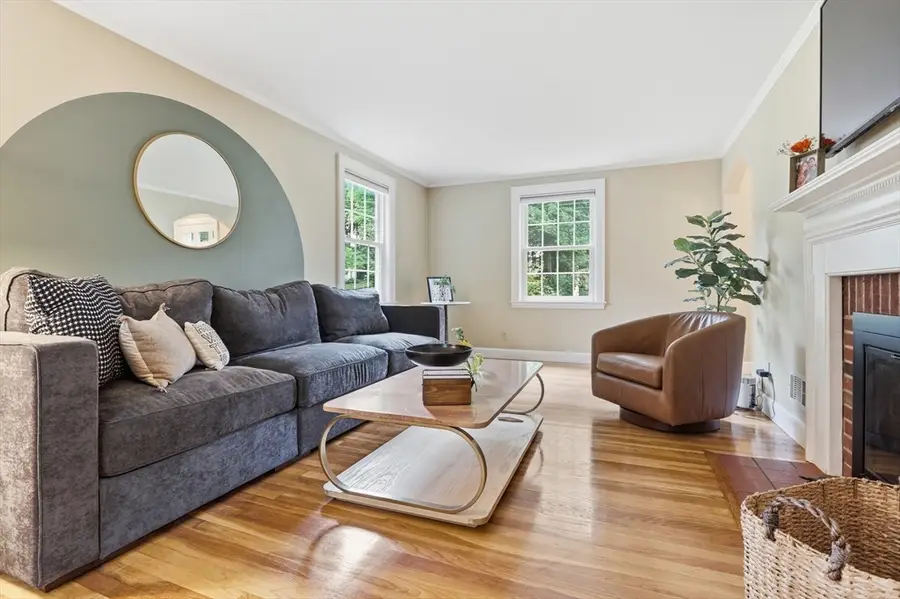 377 Pearl St, Reading, MA 01867 - #3