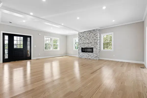 53 Louis St, Holliston, MA 01746