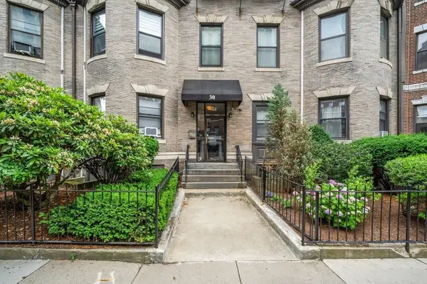 30 Peterborough #H, Boston, MA 02215