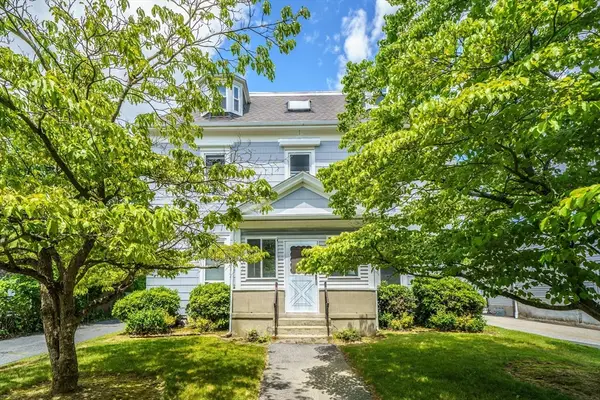 59 River St, Newton, MA 02465