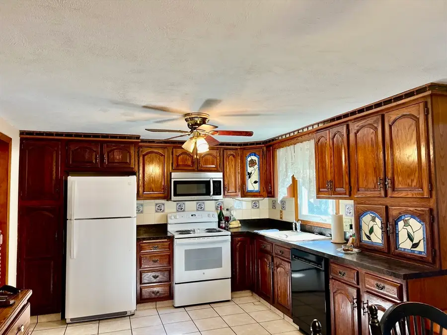 60 Carousel Dr., Millbury, MA 01527 - #2