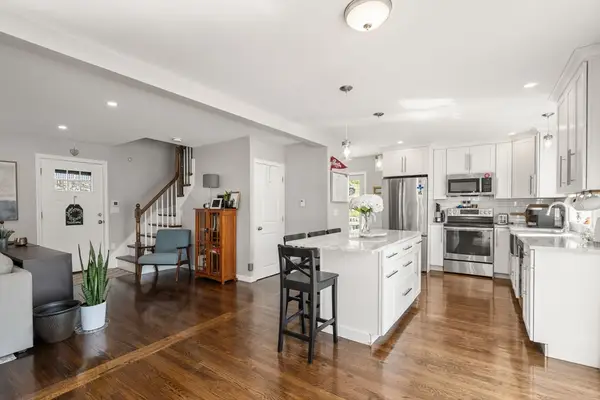 38 Overlook Rd, Waltham, MA 02451