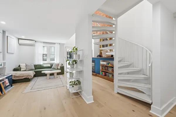 15 Cazenove St #1, Boston, MA 02116