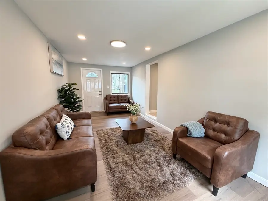87 Vezina Ave, Leominster, MA 01453 - #3