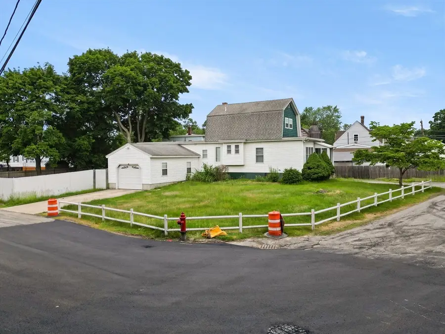 17 Suprenant St, Lowell, MA 01852 - #2