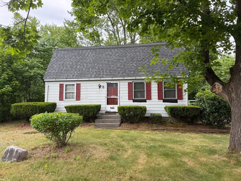 8 Peloquin Dr, Easthampton, MA 01027 - #1