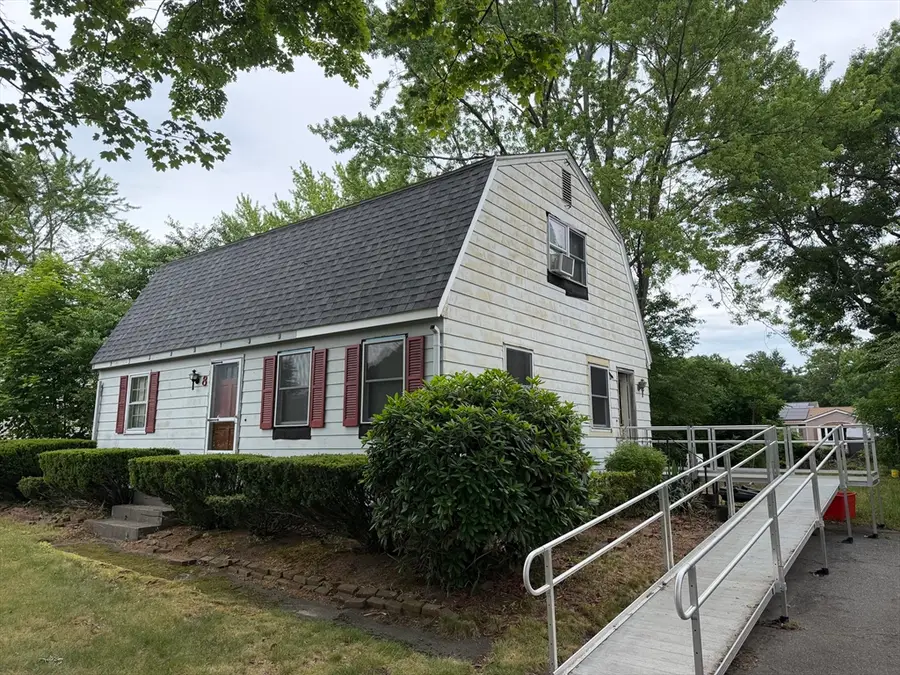 8 Peloquin Dr, Easthampton, MA 01027 - #2