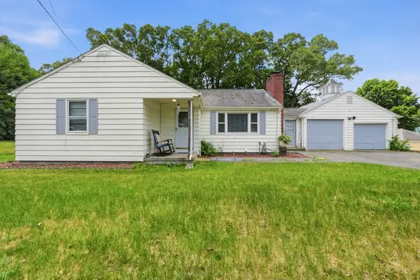 23 Smith St, Chicopee, MA 01020