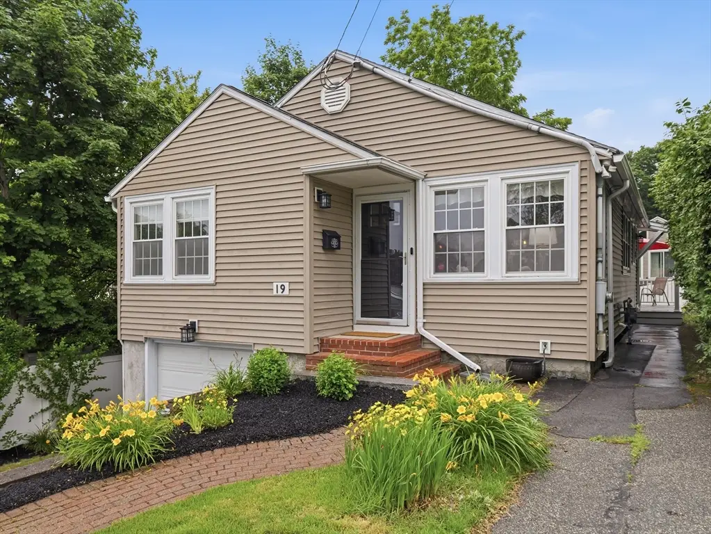 19 Florence Rd, Methuen, MA 01844 - #1