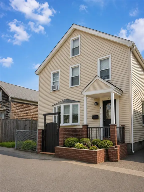 4 Linden Ct, New Bedford, MA 02740