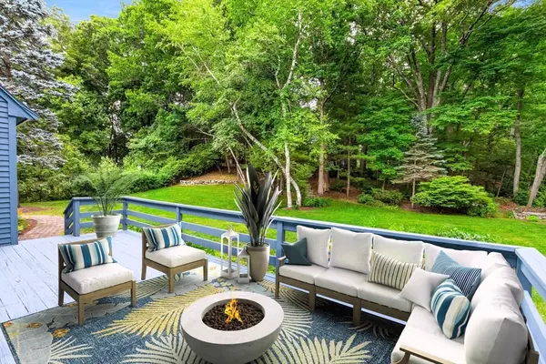 8 Donato Drive, Franklin, MA 02038