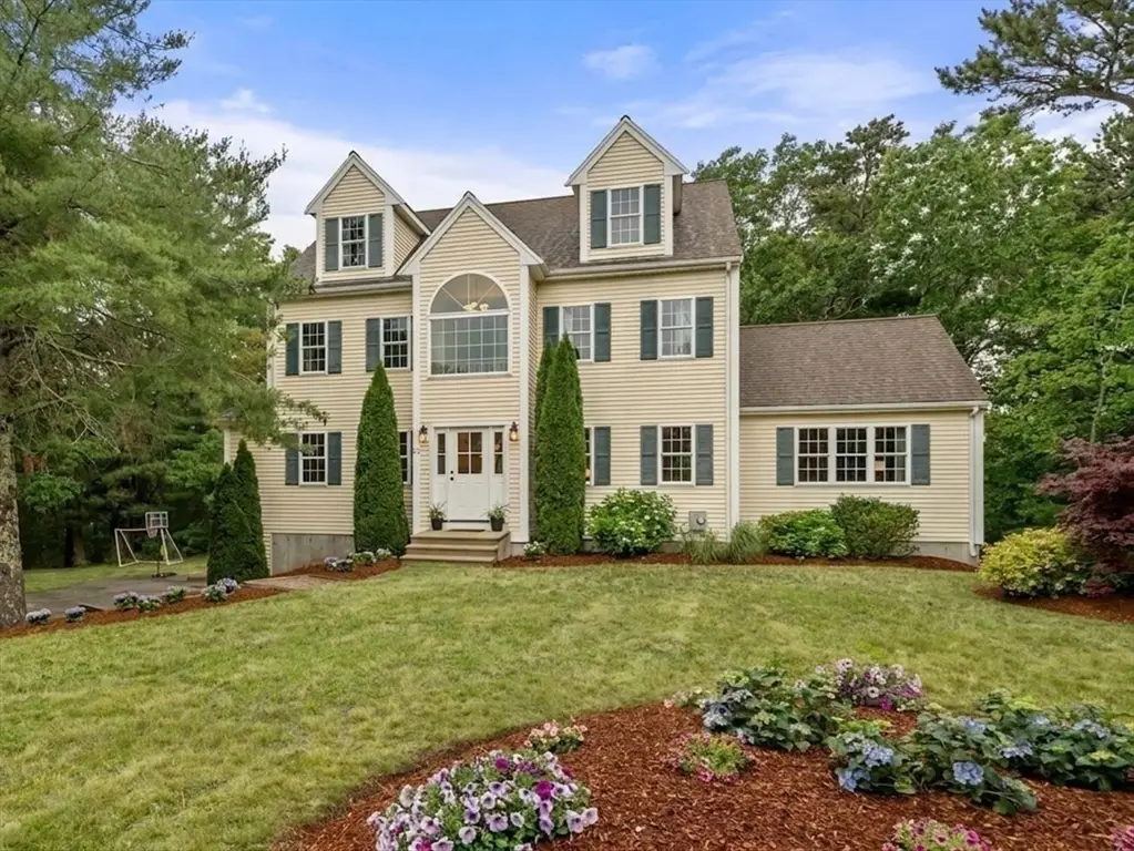22 Edgewater Dr, Plymouth, MA 02360 - #1