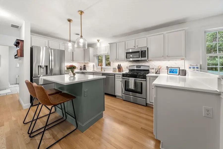 22 Edgewater Dr, Plymouth, MA 02360 - #2