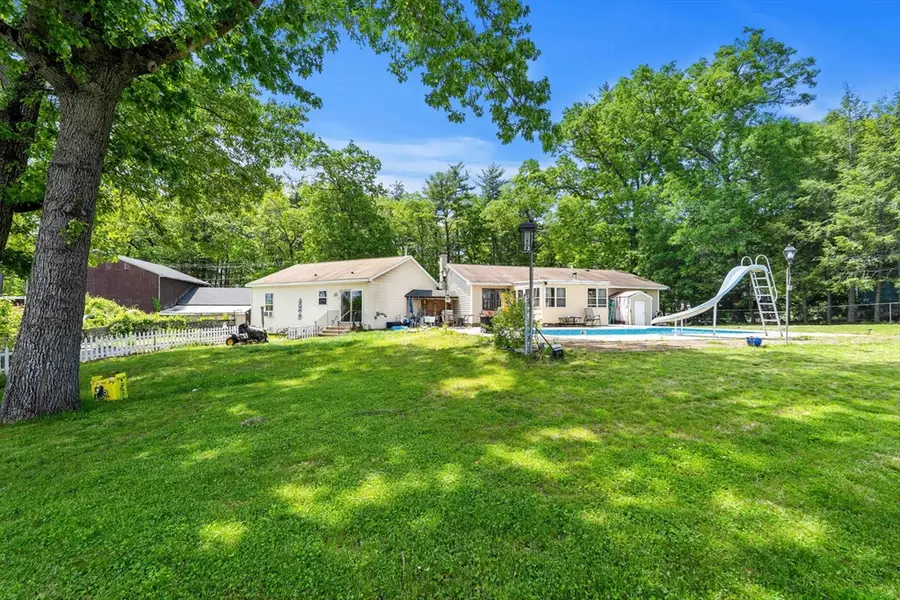 25 Beacon St, Amesbury, MA 01913 - #3