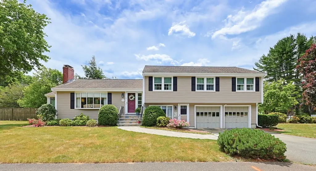 3 Suffolk Dr, Norwood, MA 02062 - #1