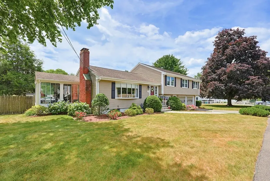 3 Suffolk Dr, Norwood, MA 02062 - #3