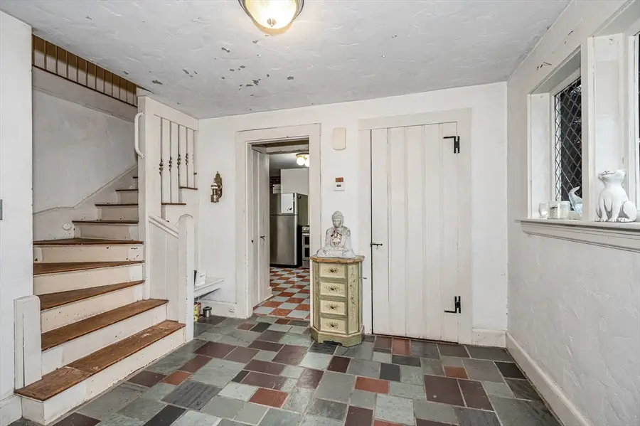 39 Holman Rd, Newton, MA 02466 - #3