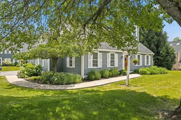 60 Whittier Meadows #60, Amesbury, MA 01913
