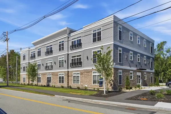 7 Cross St #205, Wilmington, MA 01887
