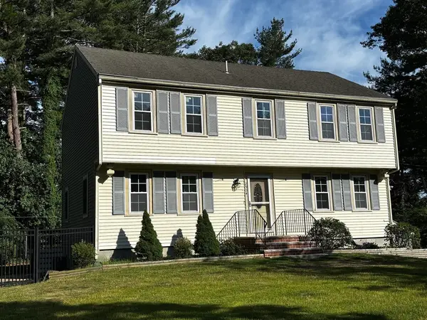 290 Center St #2, Pembroke, MA 02359