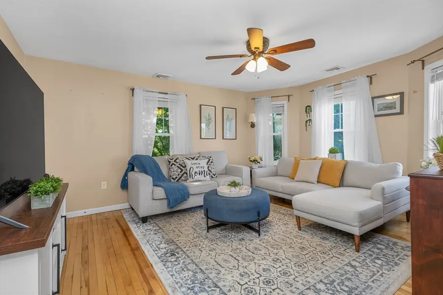 35 Austin St #3, Norwood, MA 02062 - #2