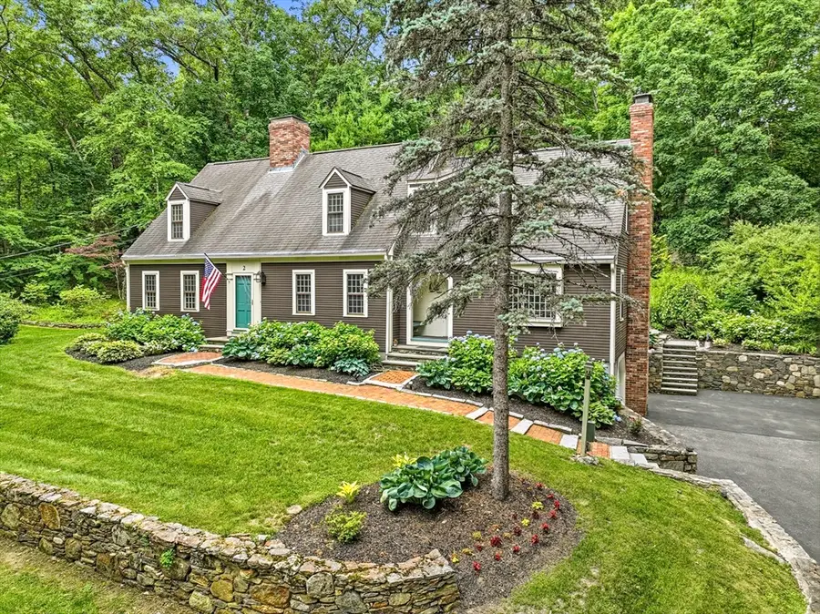 2 Stowe Rd, Southborough, MA 01772 - #2