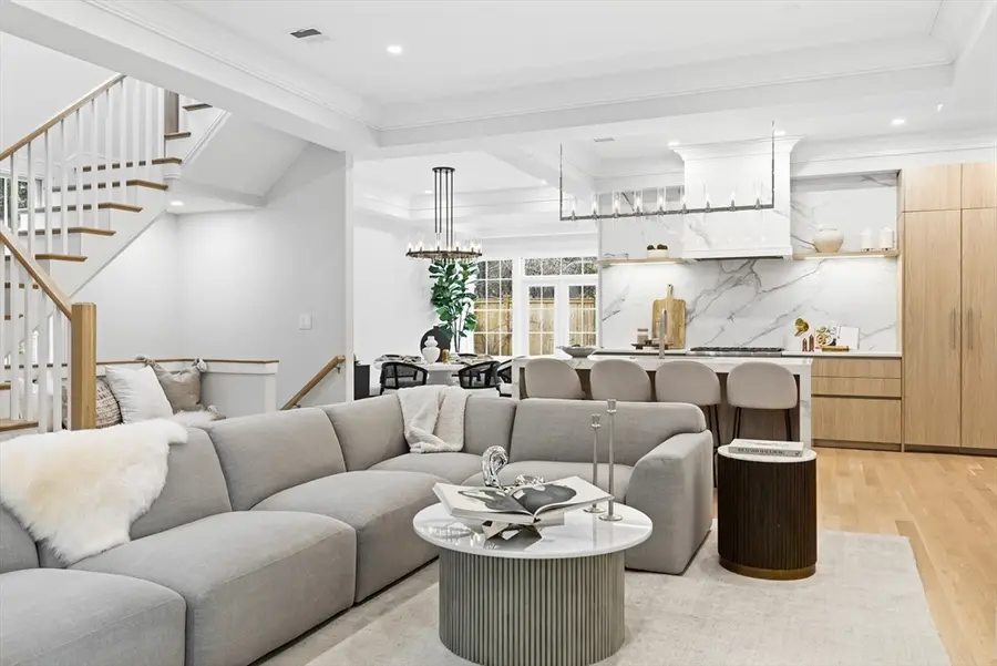 8 Lawrence St, Boston, MA 02129 - #3