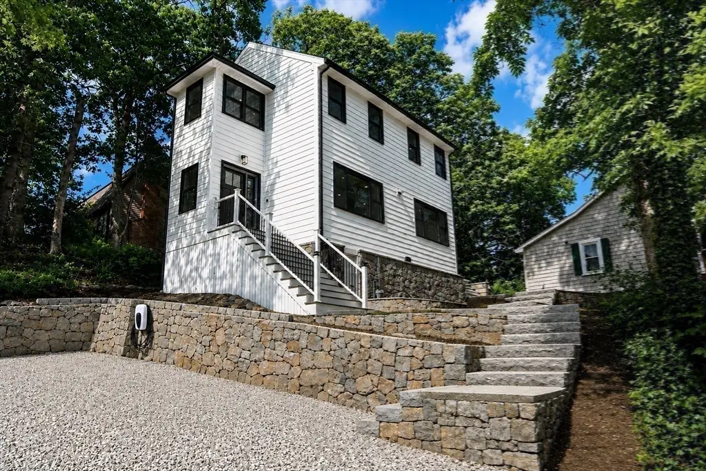 9 Ledge St, Melrose, MA 02176 - #1