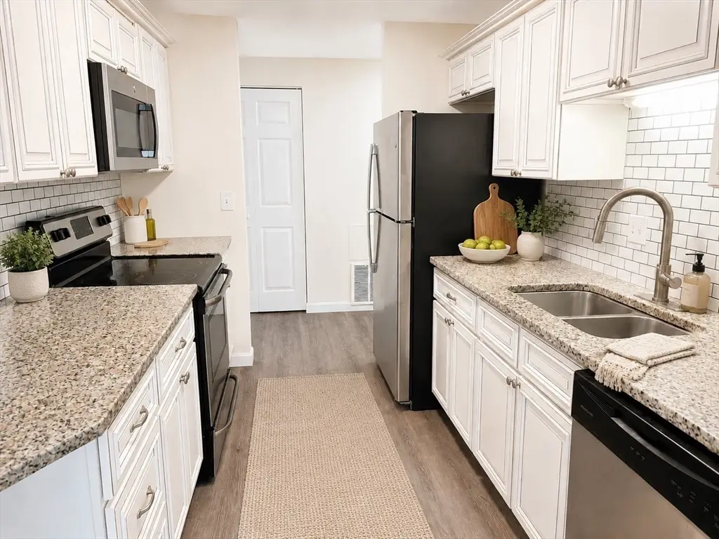 150 Elm St #3, Braintree, MA 02184 - #1