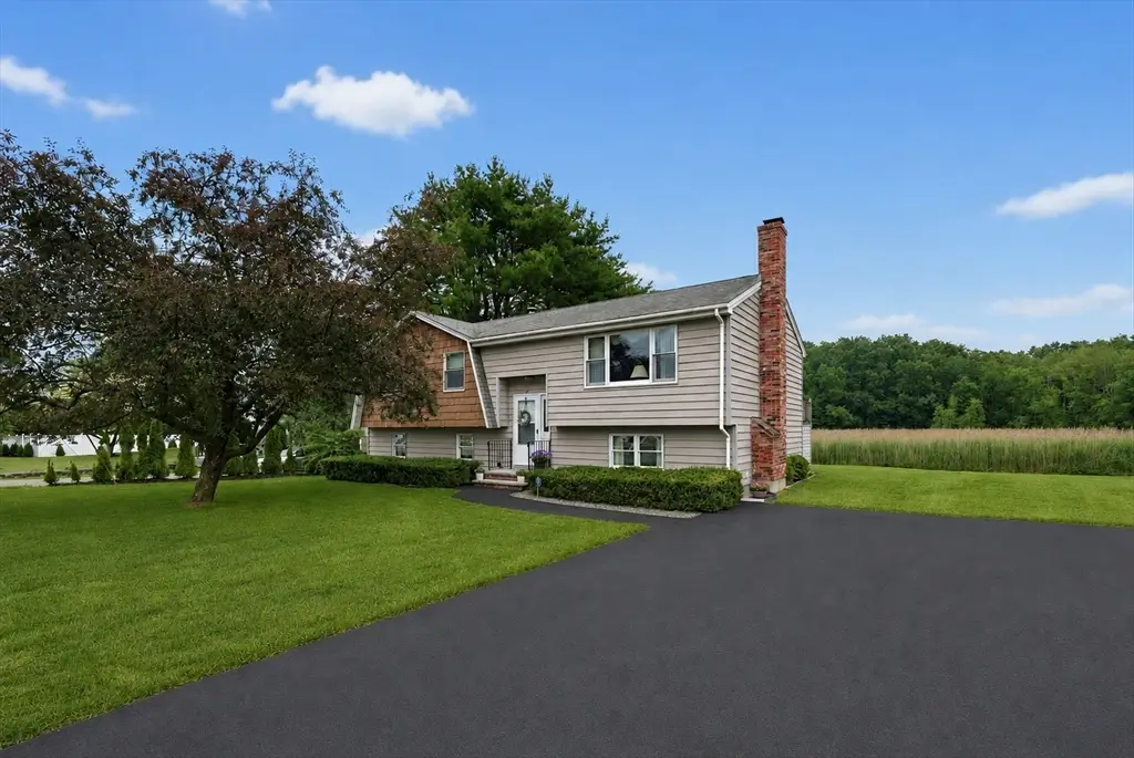 29 Country Club Dr, Tewksbury, MA 01876 - #1