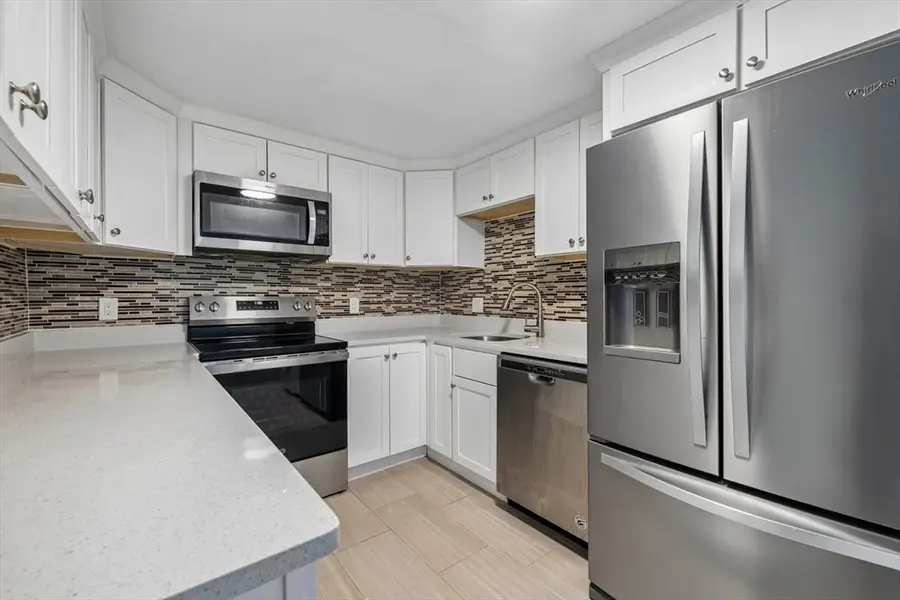 33 Lodgen Ct #2D, Malden, MA 02148 - #2