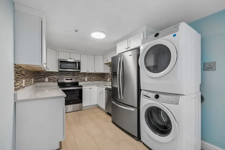 33 Lodgen Ct #2D, Malden, MA 02148 - #3