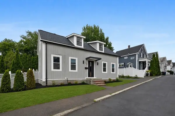 25 Bow St, Salem, MA 01970