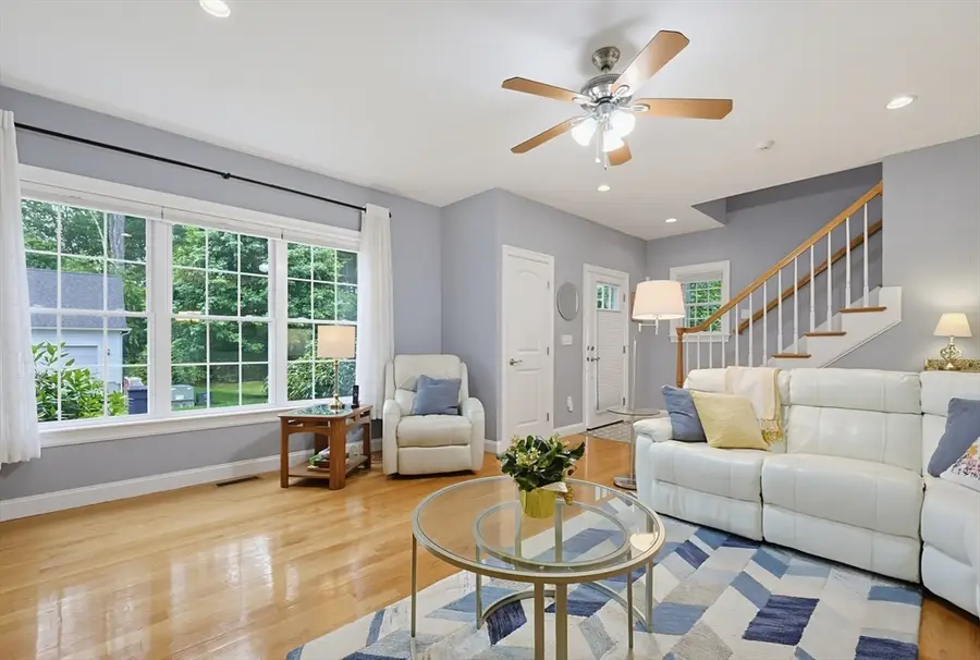 23 Williamsburg Way #23, Medway, MA 02053 - #3