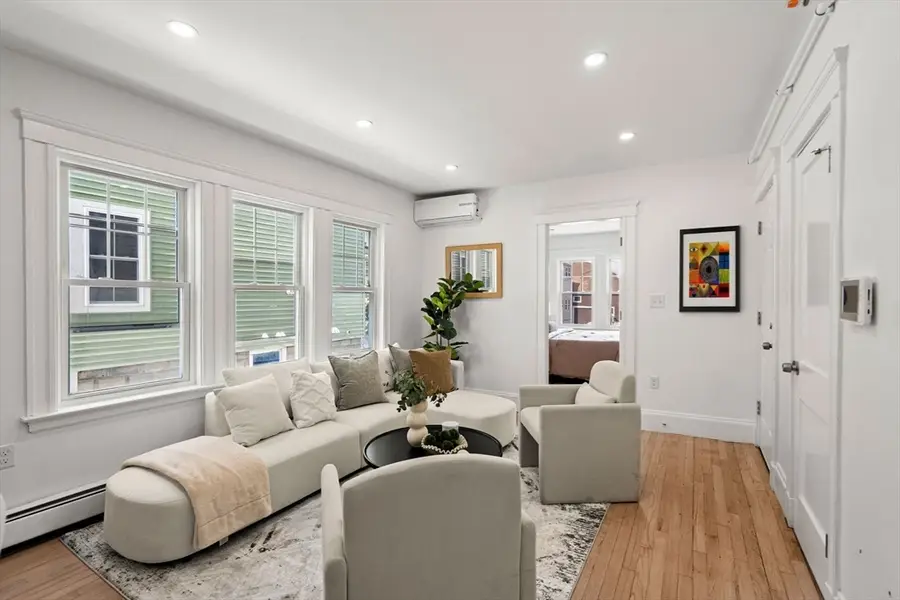 60 Derby St #1, Somerville, MA 02145 - #3