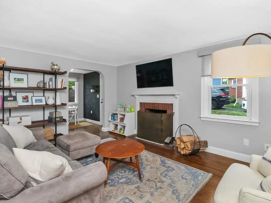 79 Cedarwood Avenue, Waltham, MA 02453 - #3