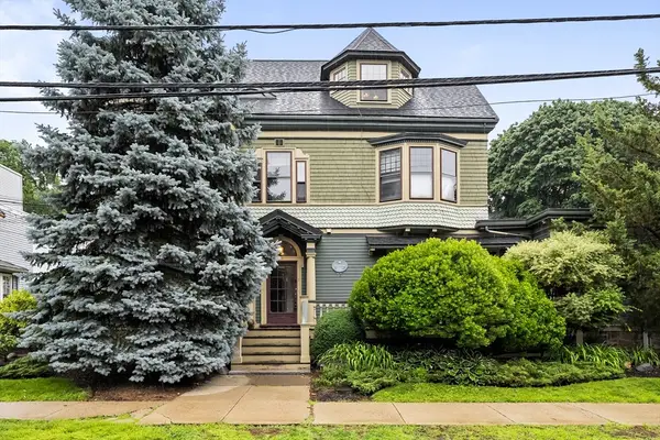 14 Wellington St #1, Arlington, MA 02476