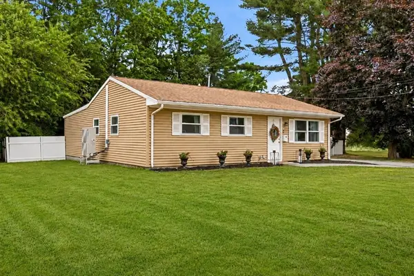 75 Linden St, Taunton, MA 02780
