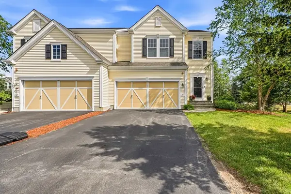 39 Frostpane Ln #39, Hopkinton, MA 01748