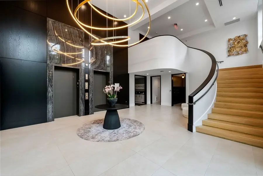 100 Linden St #205, Wellesley, MA 02482 - #3